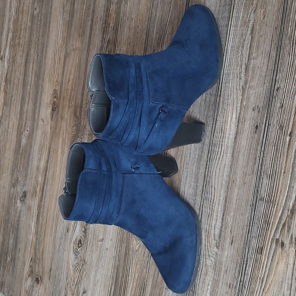 Rialto Spade Faux Suede Ankle Bootie in Midnight Size 9M - Picture 5 of 12